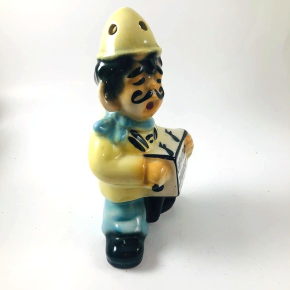 Kitschy Grated Cheese Shaker Man Organ Grinder Made in Japan Kitchen Collectible - Picture 2 of 6